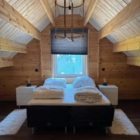 Aan Bosrand In Eifel Nabij Cochem-zell Aan De Moezel - Dichtbij De Calmont Klettersteig Bremm - House